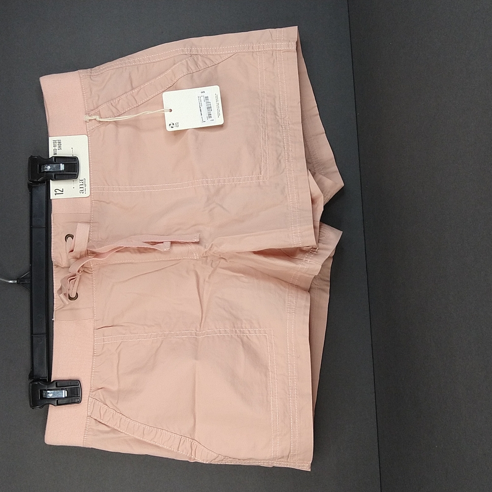 a.n.a Women Rose Mid- Rise Pull on Short Size 12: